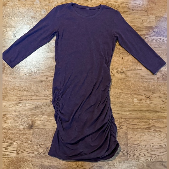 Lululemon🍋 Anytime Dress Heathered Bordeaux Drama
Size 2 - Picture 2 of 16